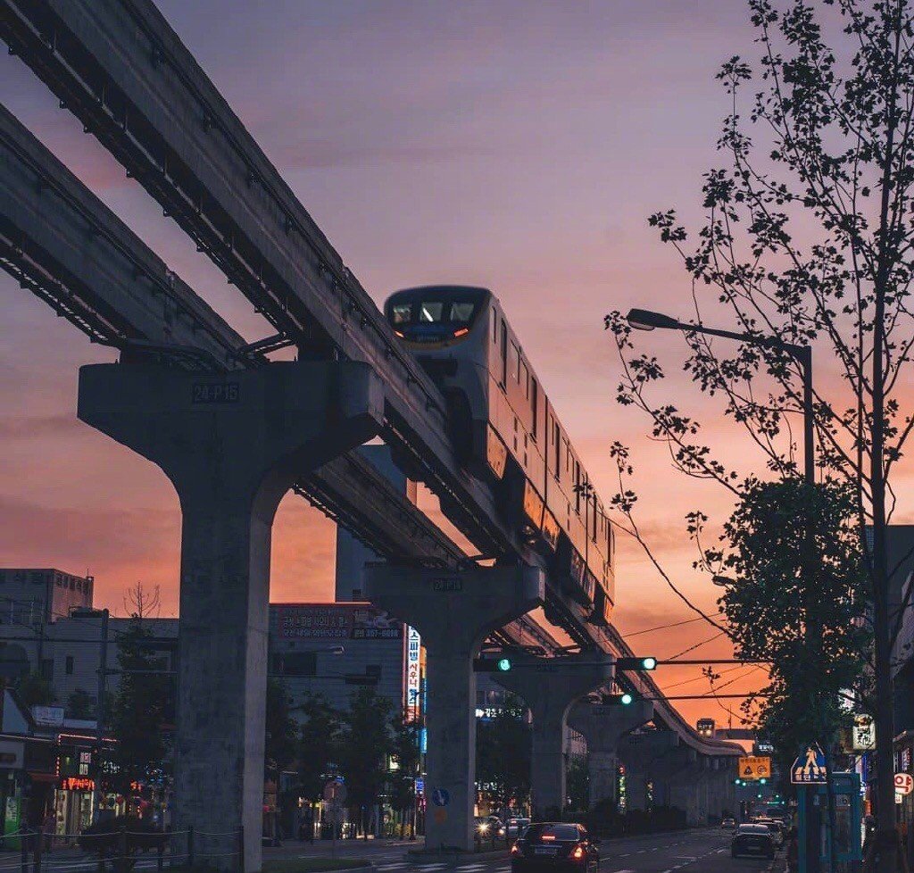 好看的风景图片|夜幕降临前的城市天空